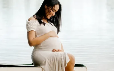 How can pregnant women with thyroid disorders ensure a healthy pregnancy?